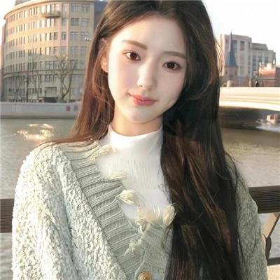 鱼跃在花见